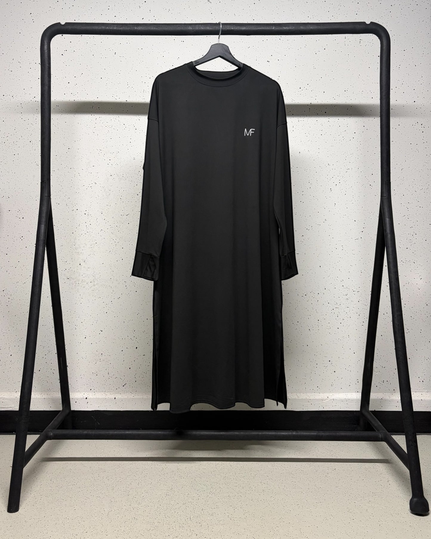 Modest Sports Shirt - Black