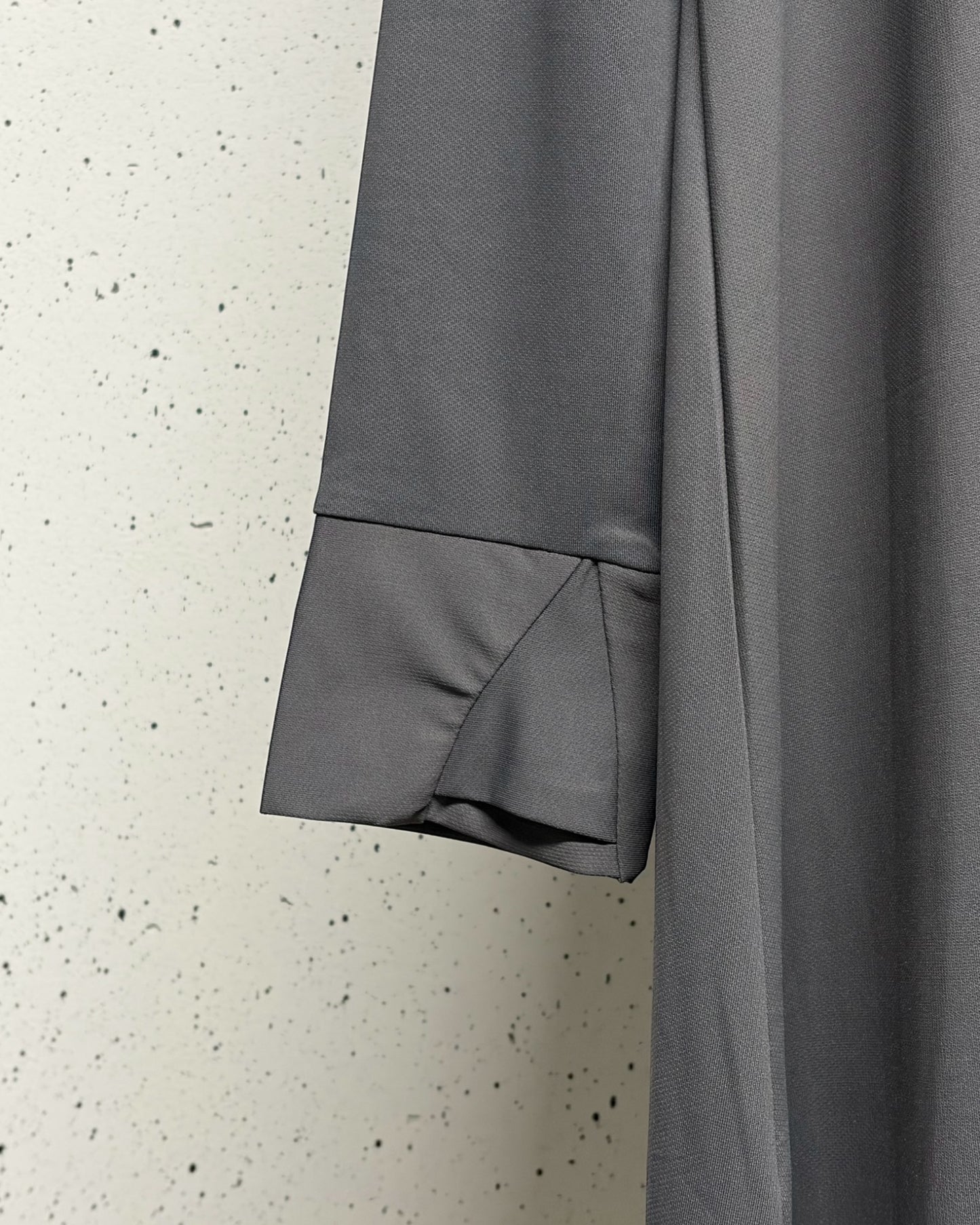 Modest Sports Shirt - Dark Grey