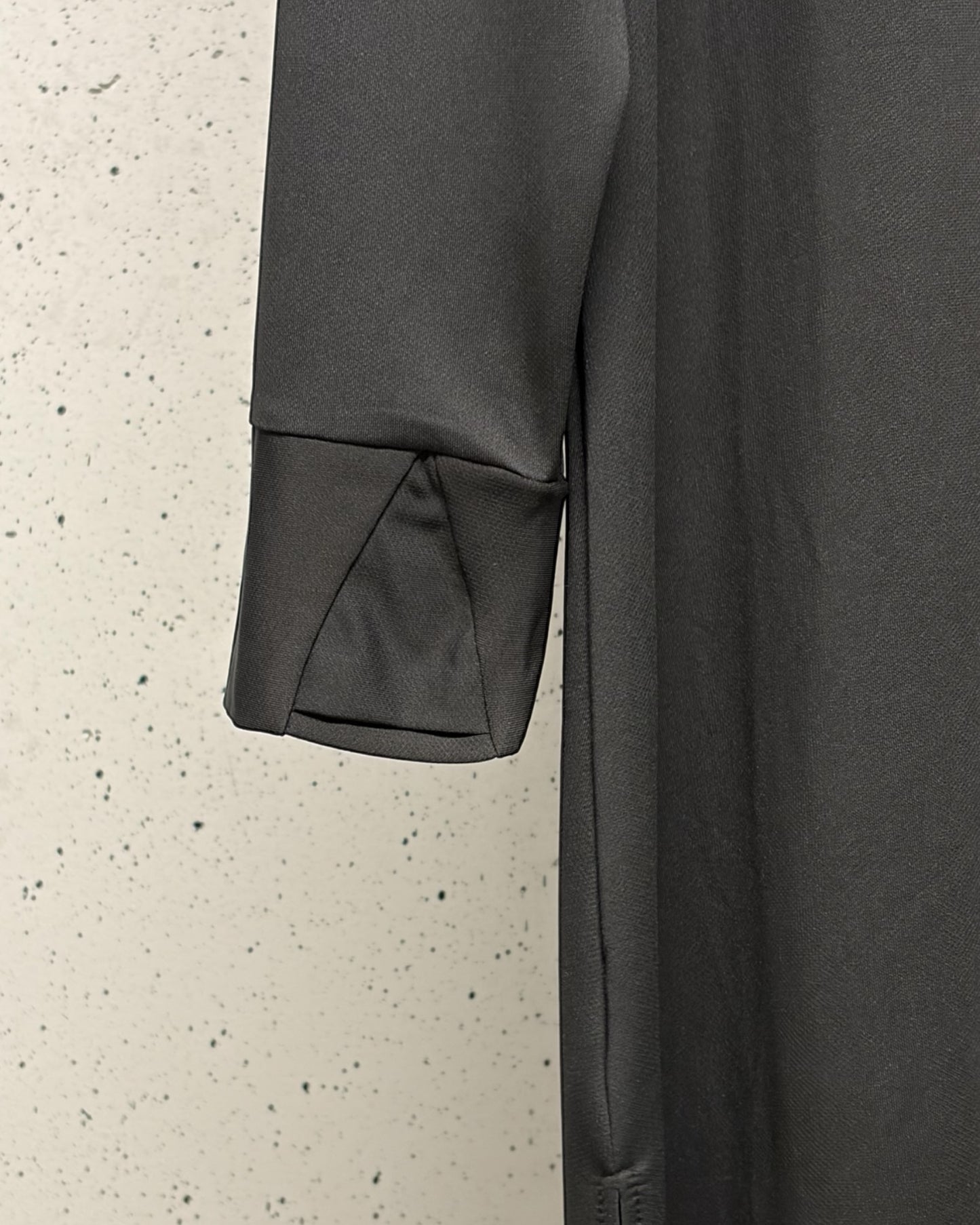 Modest Sports Shirt - Black